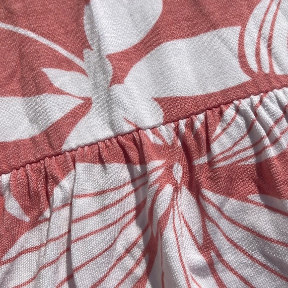 ☀️ Leaf Patterned Tank Top - Picture 2 of 4